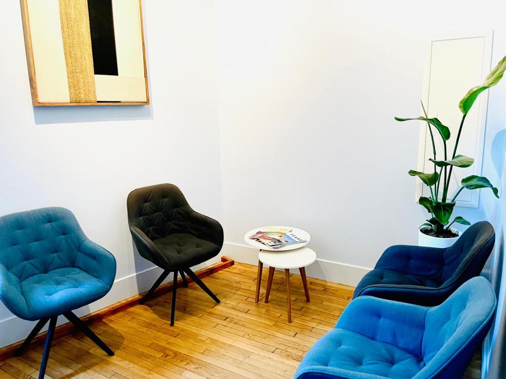 Salle d'attente psychologue du travail Barbara HEITMZANN à Dijon